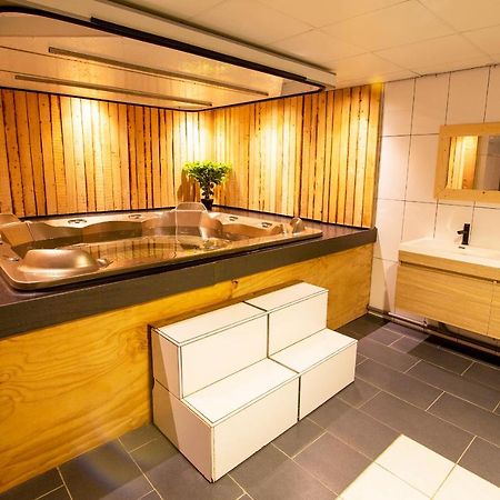 Luxus Familienvilla Mit Jacuzzi & Sauna Tzummarum エクステリア 写真