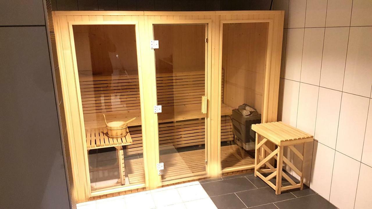 Luxus Familienvilla Mit Jacuzzi & Sauna Tzummarum エクステリア 写真