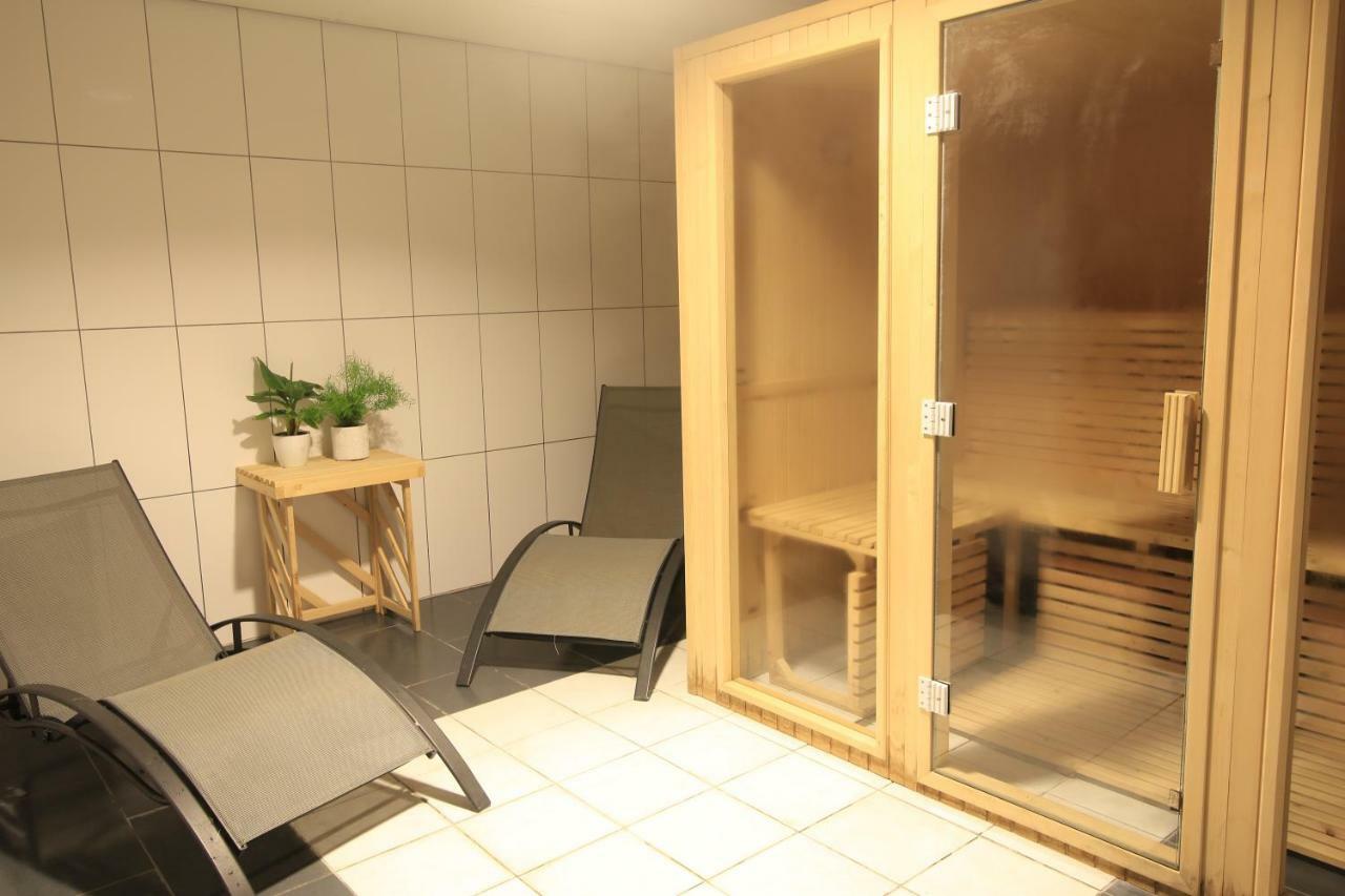 Luxus Familienvilla Mit Jacuzzi & Sauna Tzummarum エクステリア 写真
