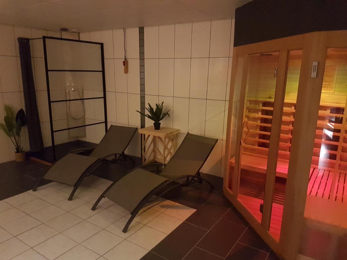 Luxus Familienvilla Mit Jacuzzi & Sauna Tzummarum エクステリア 写真