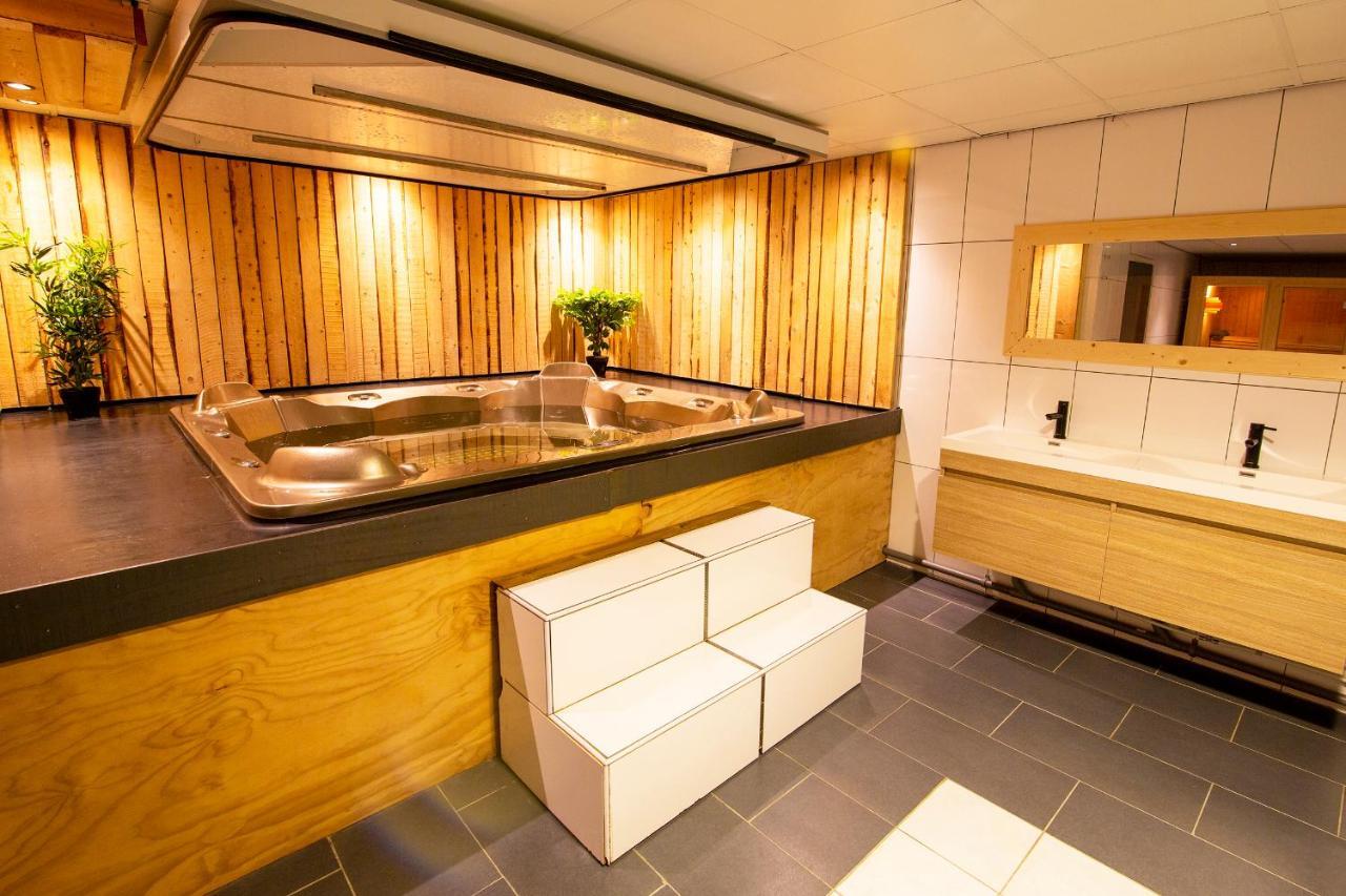 Luxus Familienvilla Mit Jacuzzi & Sauna Tzummarum エクステリア 写真