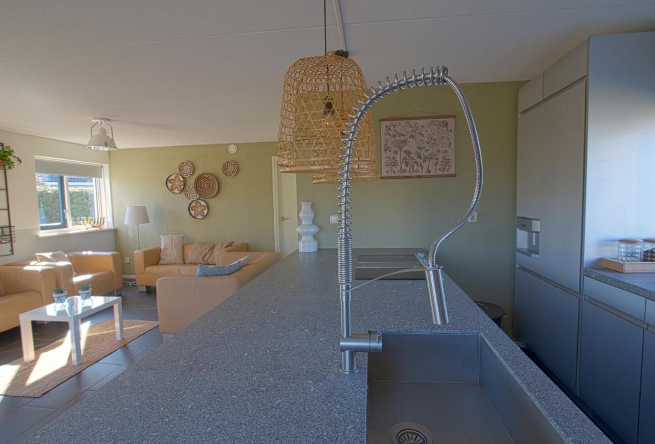 Luxus Familienvilla Mit Jacuzzi & Sauna Tzummarum エクステリア 写真